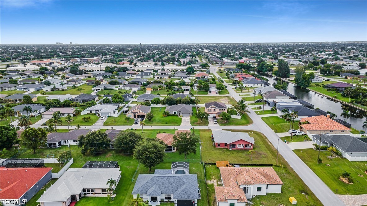 3 Bed SingleFamilyResidence for Sale in Cape Coral, photo 37