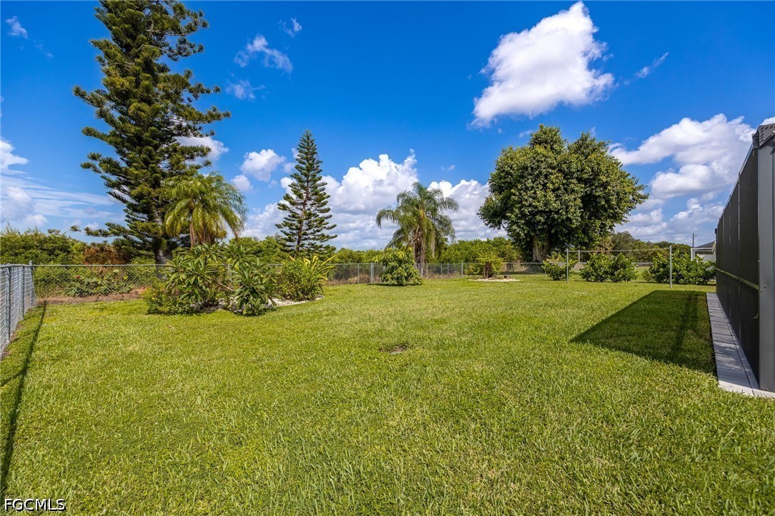 2 Bed Pool Home for Sale in Cape Coral, photo 37