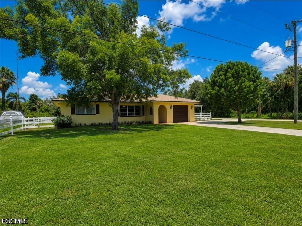 3 Bed SingleFamilyResidence for Sale in North Fort Myers, photo 37