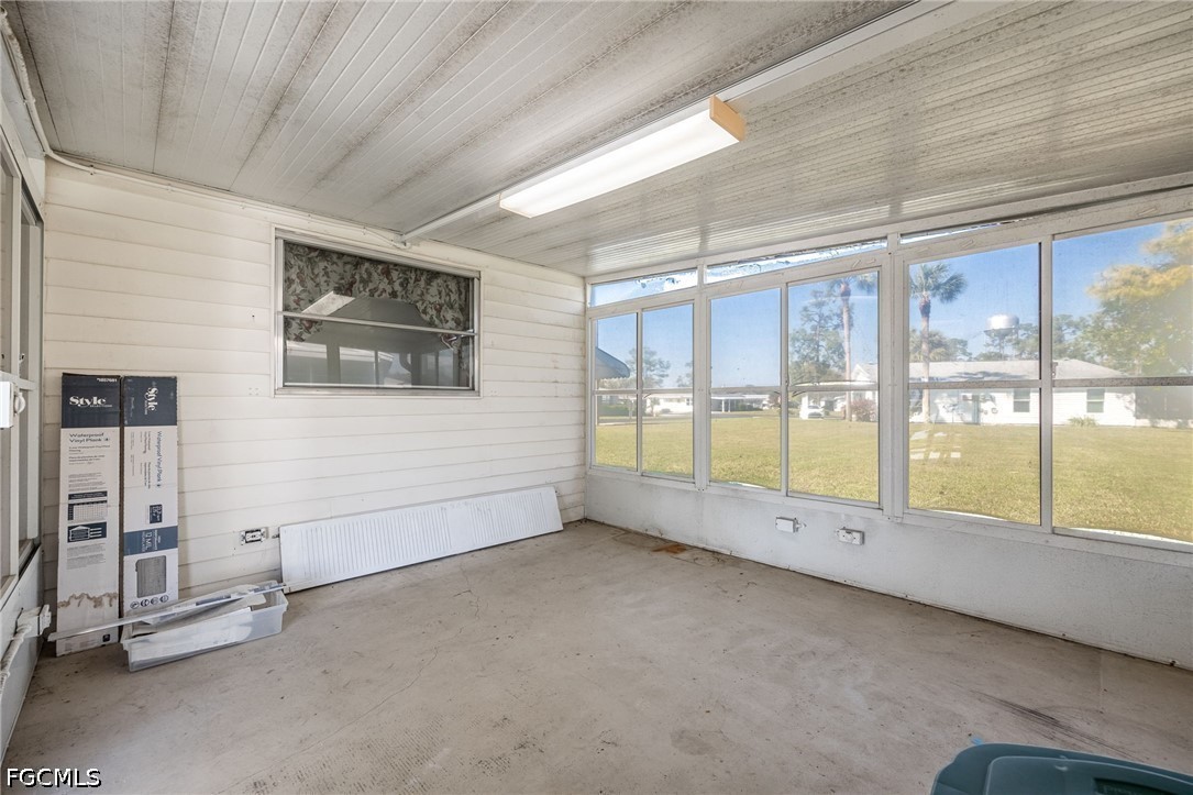 2 Bed Attached for Sale in Pinewood Condominium, photo 37