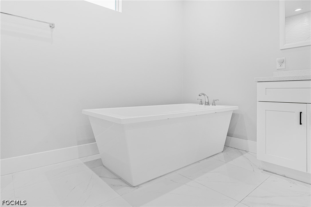 3 Bed SingleFamilyResidence for Sale in Cape Coral, photo 37
