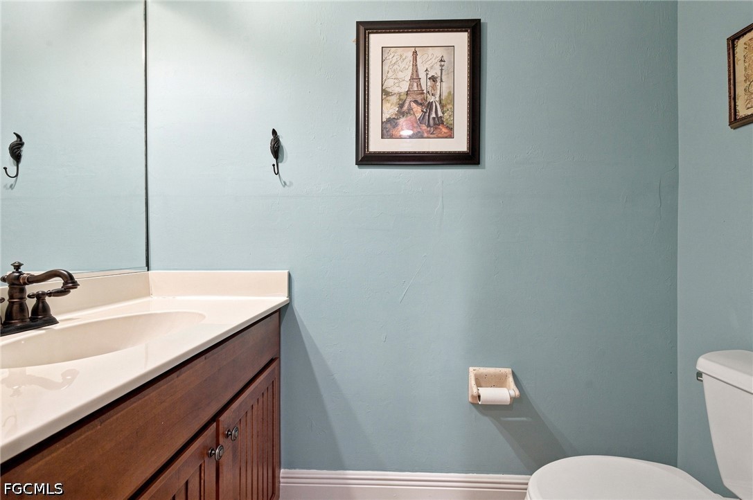 3 Bed Pool Home for Sale in Country Club, photo 37