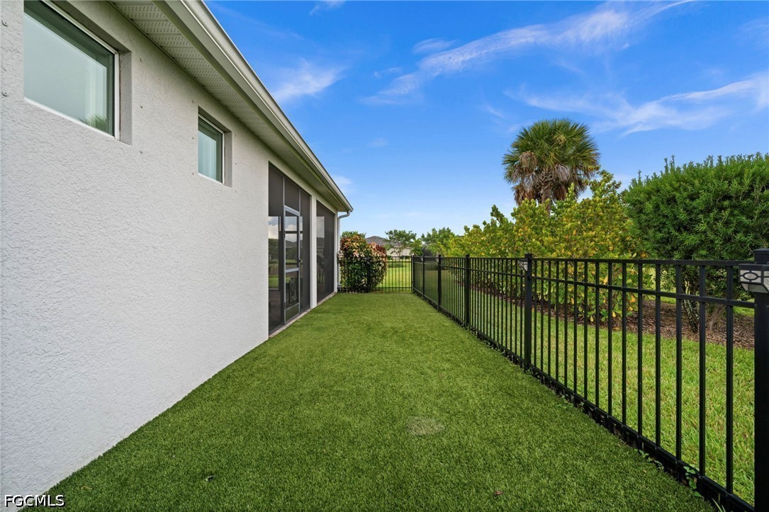 3 Bed Waterfront Home for Sale in Parkside, photo 37