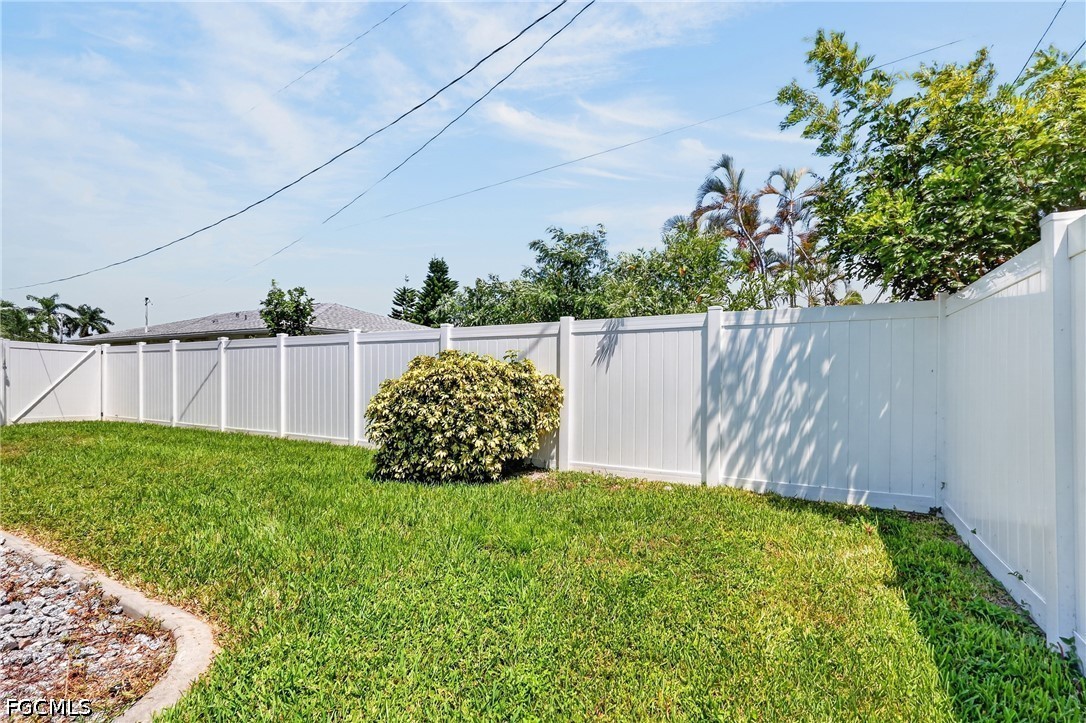 3 Bed Pool Home for Sale in Cape Coral, photo 37