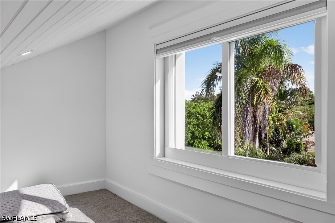 3 Bed SingleFamilyResidence for Sale in Rock Harbor, photo 37
