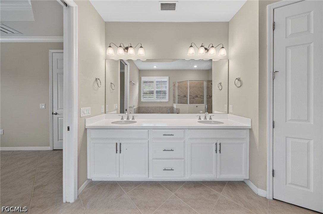 4 Bed SingleFamilyResidence for Sale in Venetian Pointe, photo 37