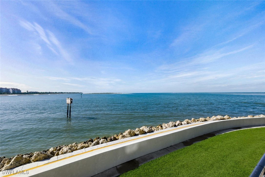 2 Bed Waterfront Home for Sale in Naples, photo 38