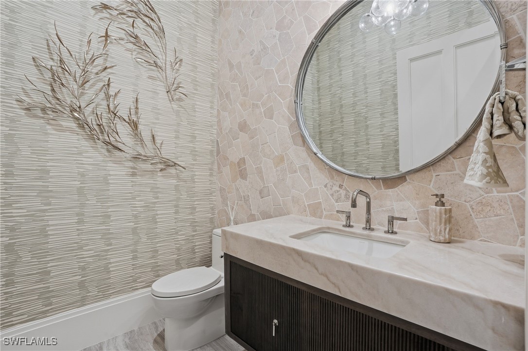 5 Bed Pool Home for Sale in Park Shore, photo 38