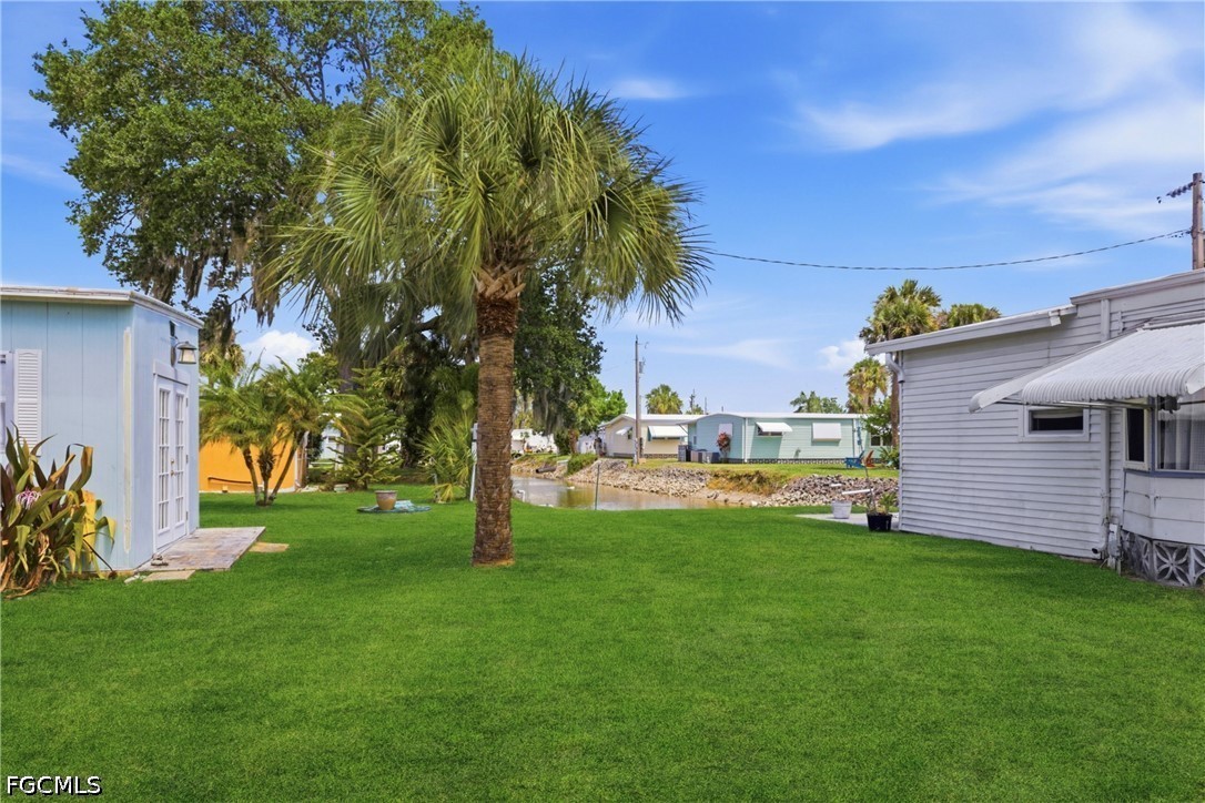 2 Bed ManufacturedHome for Sale in North Fort Myers, photo 38