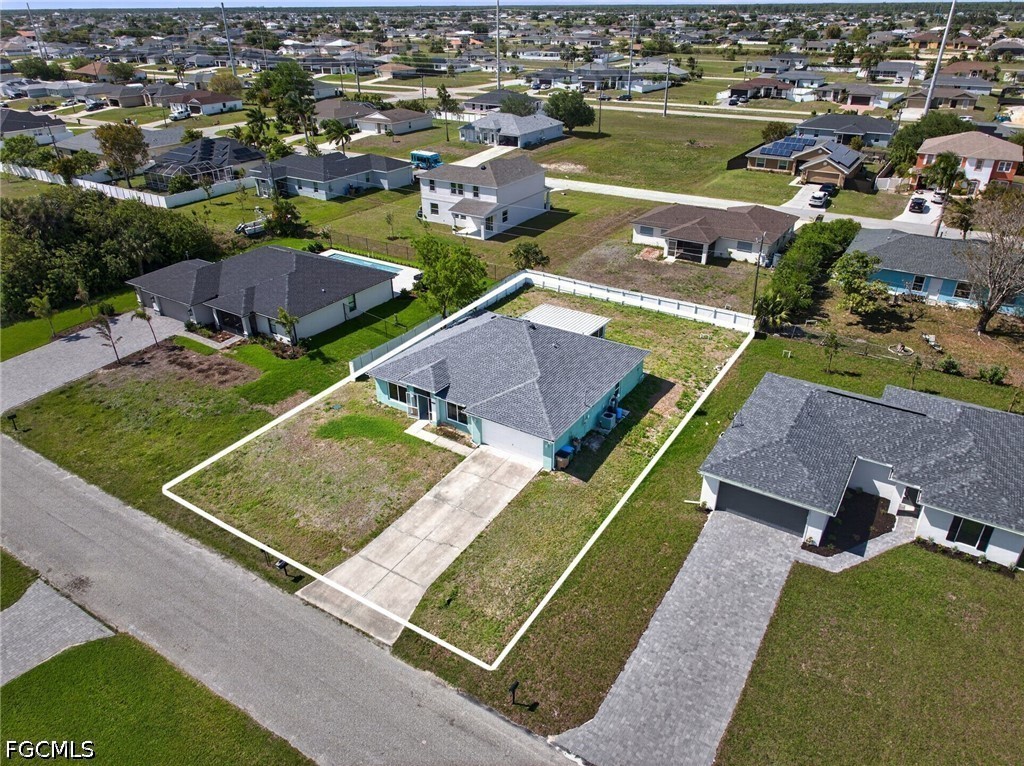 3 Bed SingleFamilyResidence for Sale in Cape Coral, photo 38