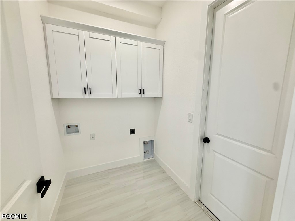 4 Bed SingleFamilyResidence for Sale in Lehigh Acres, photo 38
