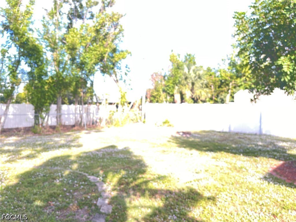 3 Bed SingleFamilyResidence for Sale in Cape Coral, photo 38