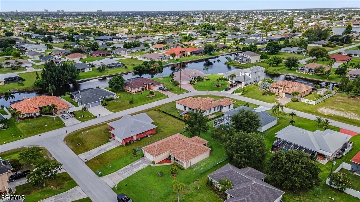 3 Bed SingleFamilyResidence for Sale in Cape Coral, photo 38