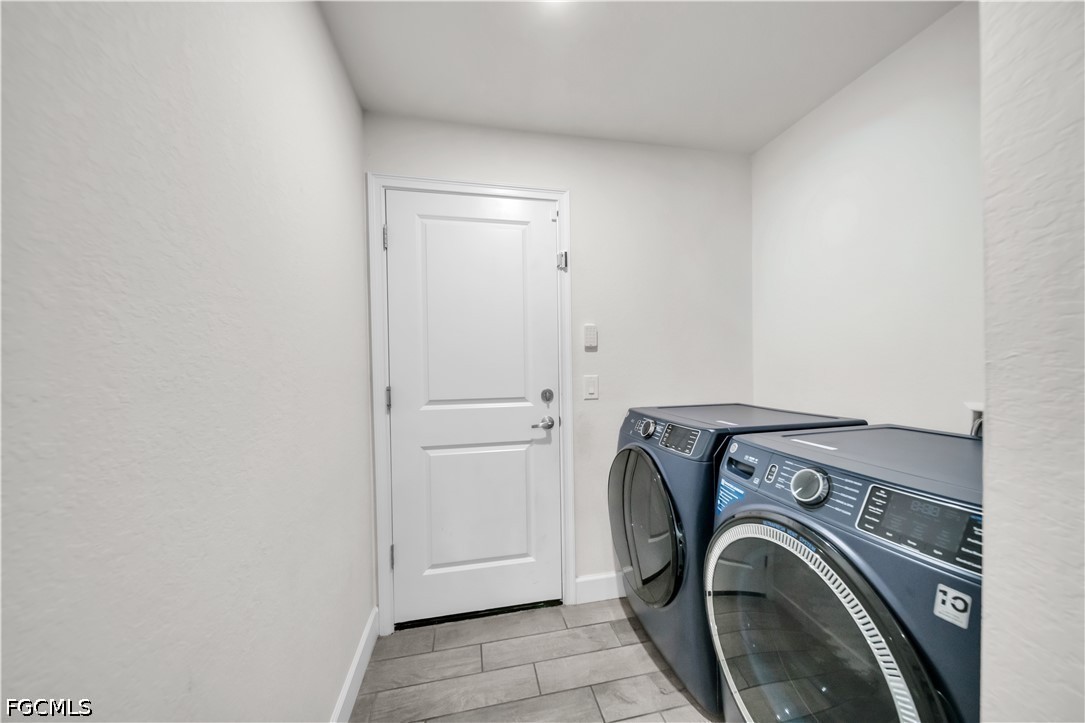 4 Bed SingleFamilyResidence for Sale in Cape Coral, photo 38