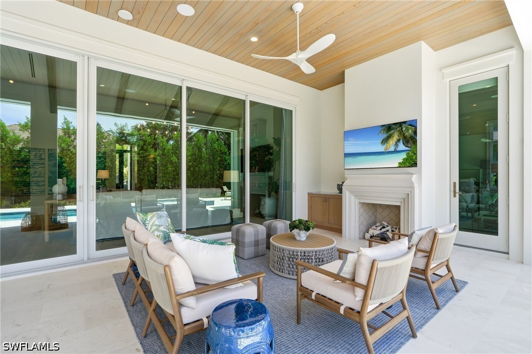 4 Bed Pool Home for Sale in Park Shore, photo 38