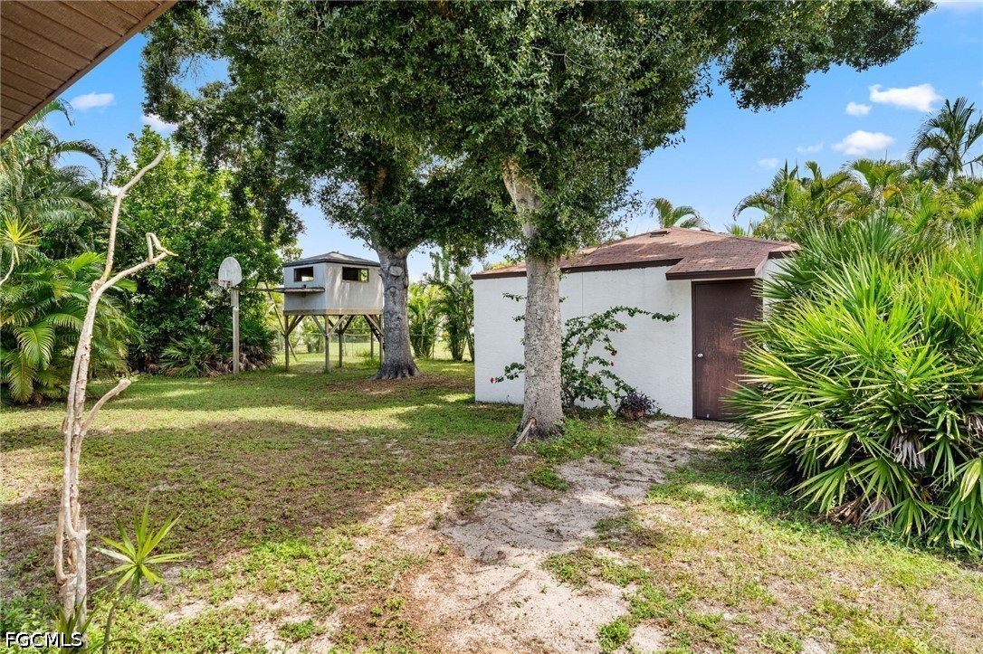 3 Bed SingleFamilyResidence for Sale in San Carlos Park, photo 38