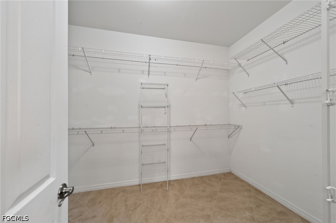 4 Bed SingleFamilyResidence for Sale in Venetian Pointe, photo 38