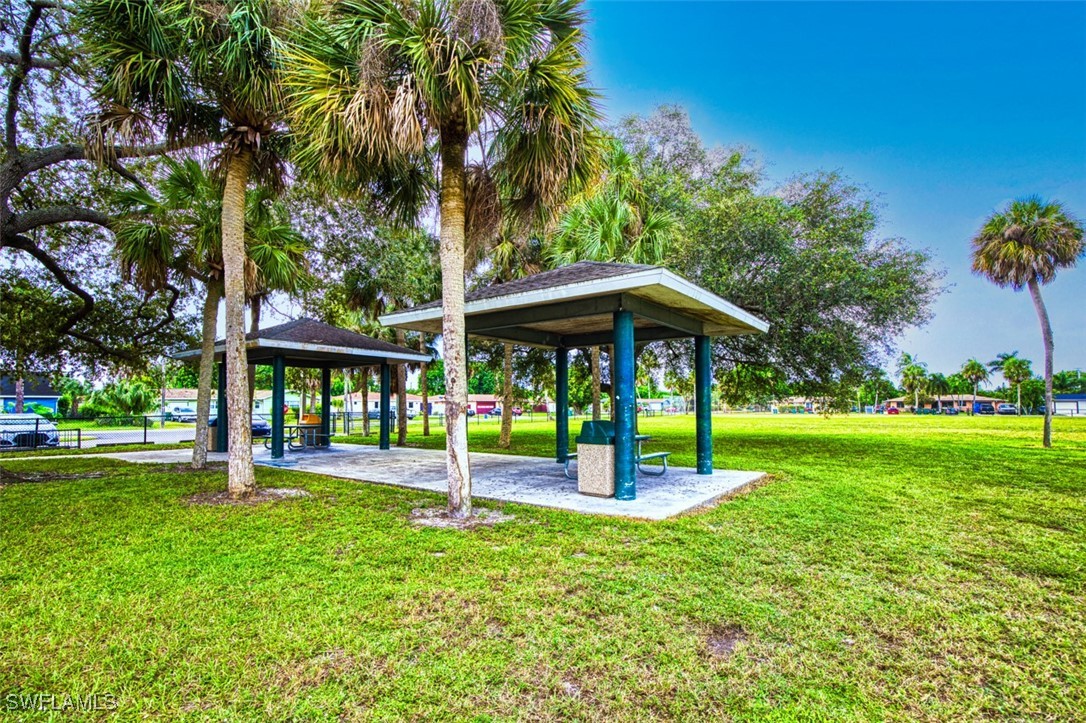 2 Bed Attached for Sale in Naples, photo 39