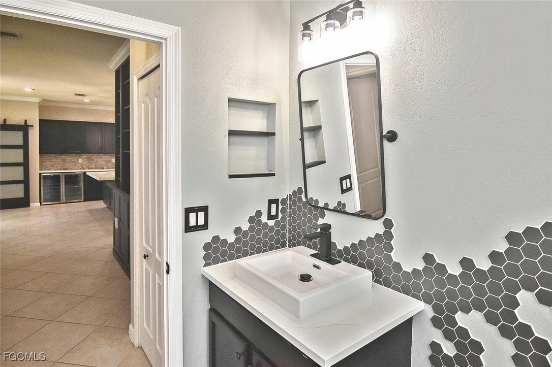 5 Bed Pool Home for Sale in Promenade West, photo 39