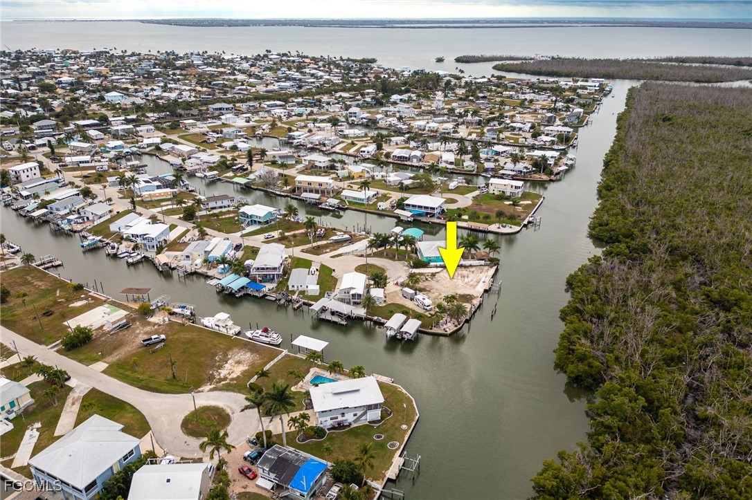 Waterfront Home for Sale in Trailerhaven, photo 39