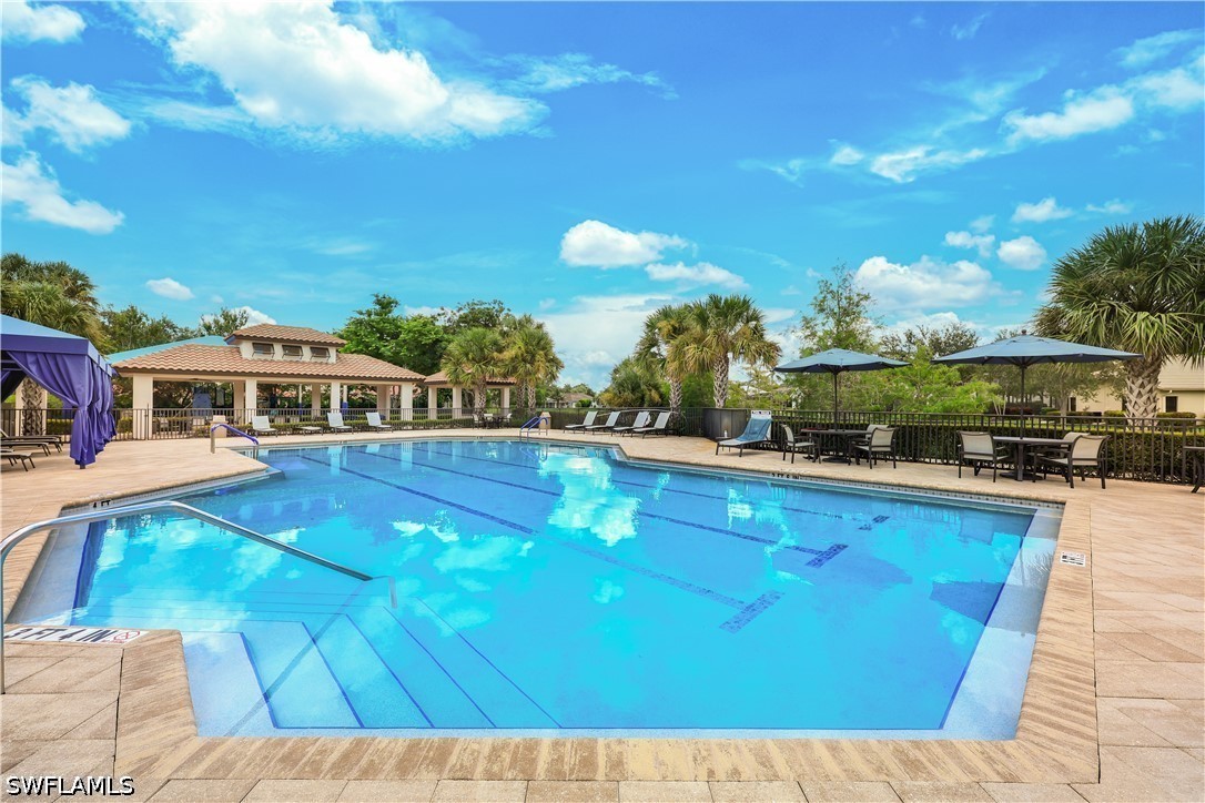 2 Bed SingleFamilyResidence for Sale in Naples, photo 39