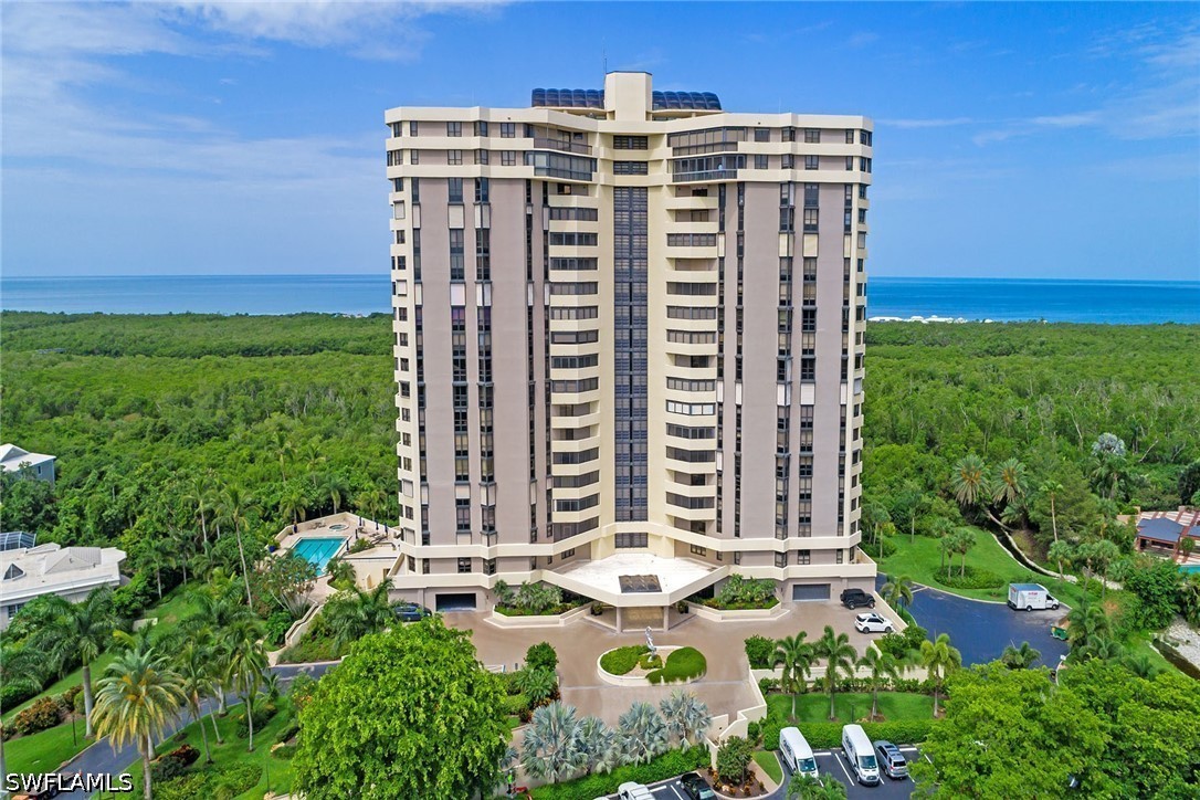 3 Bed Condominium for Sale in Grosvenor, photo 39