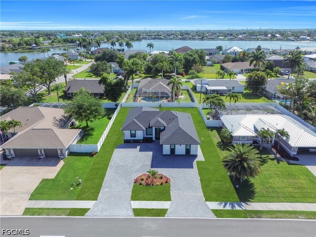 3 Bed SingleFamilyResidence for Sale in Cape Coral, photo 39