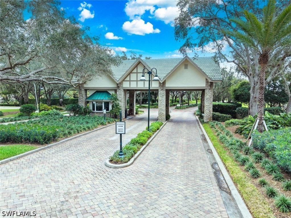 3 Bed Pool Home for Sale in Hollybrook, photo 39