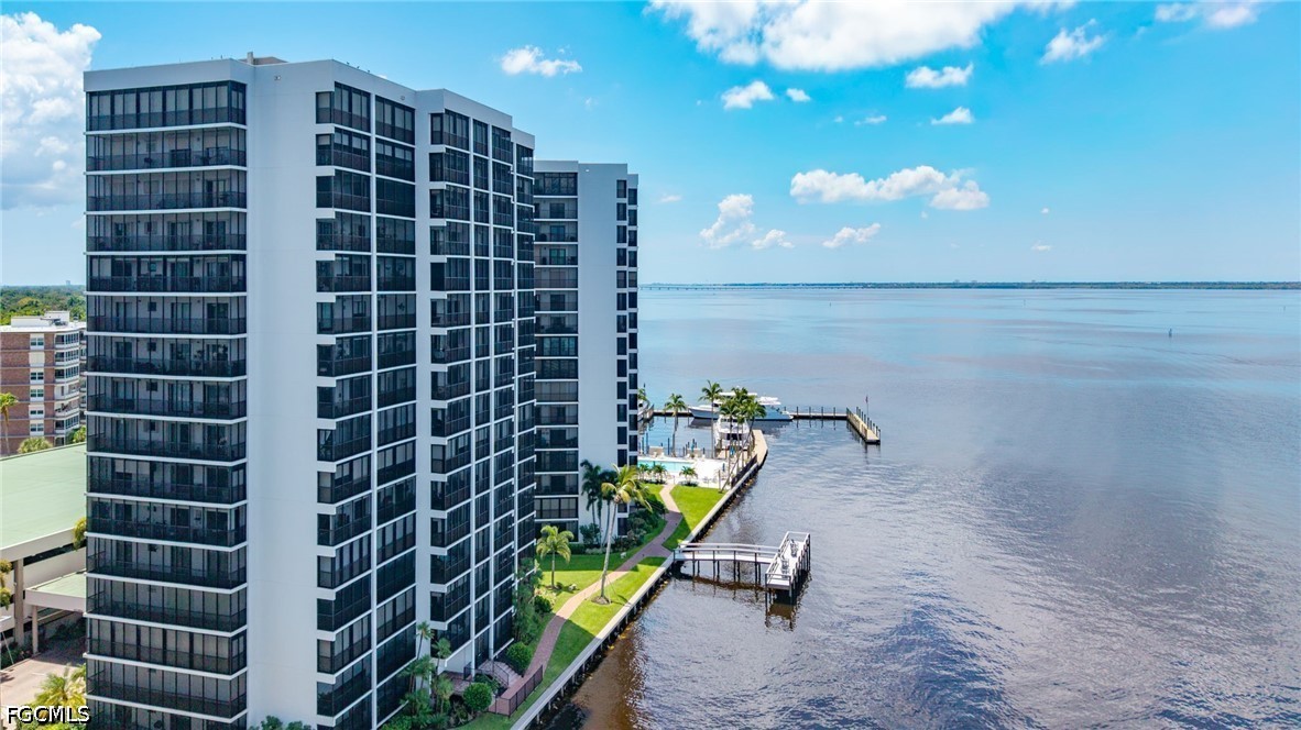 3 Bed Waterfront Home for Sale in Fort Myers, photo 39