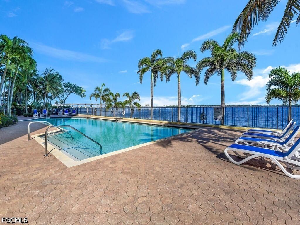 3 Bed Waterfront Home for Sale in St. Tropez, photo 39