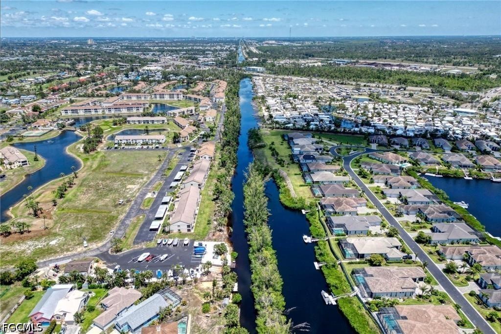 2 Bed Waterfront Home for Sale in Fort Myers, photo 39