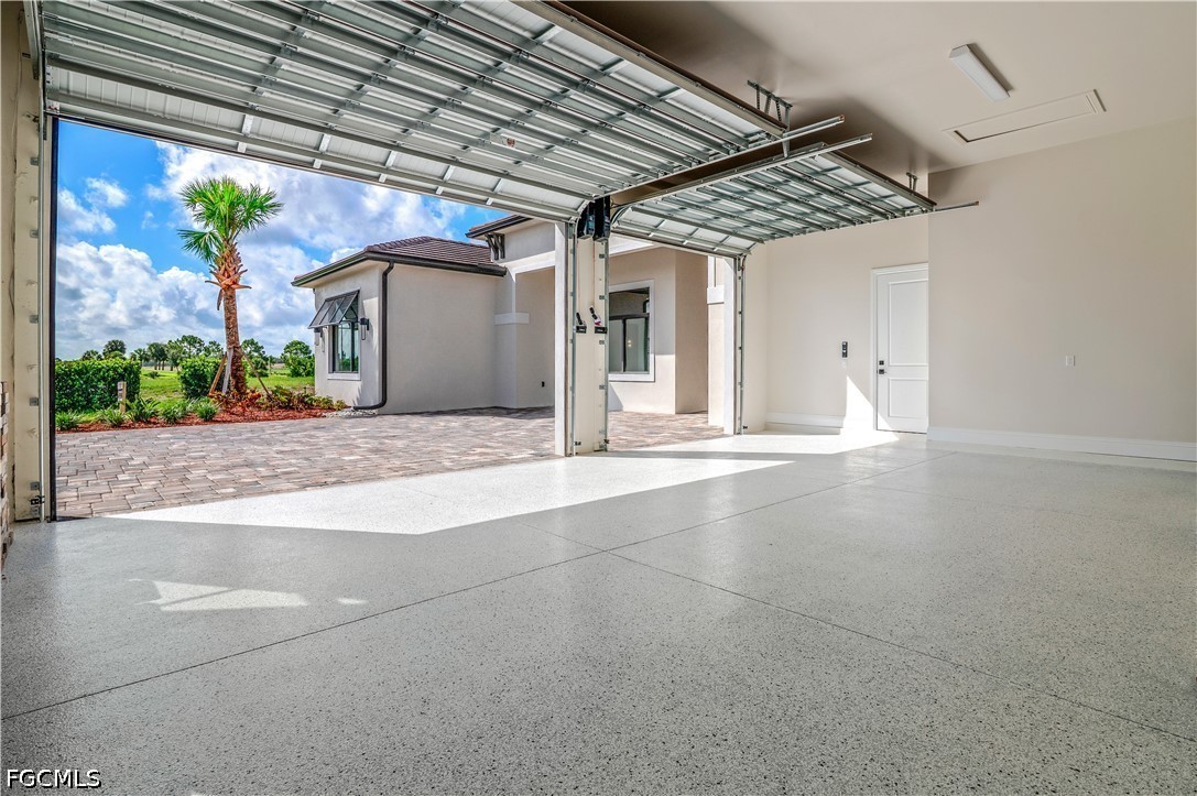 3 Bed Pool Home for Sale in Country Club, photo 39