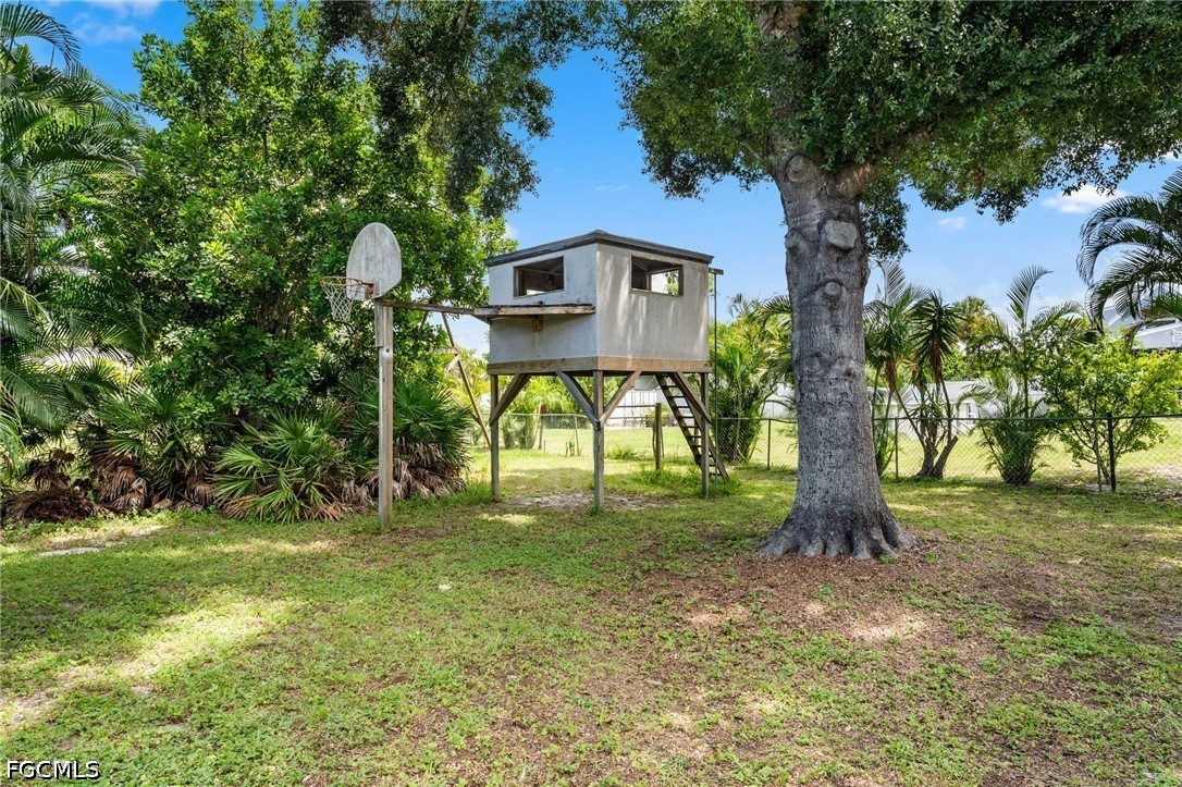 3 Bed SingleFamilyResidence for Sale in San Carlos Park, photo 39