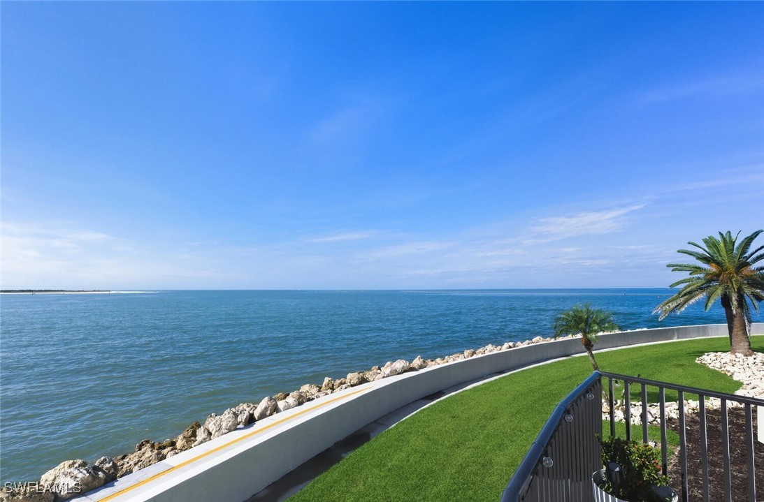2 Bed Waterfront Home for Sale in Naples, photo 40