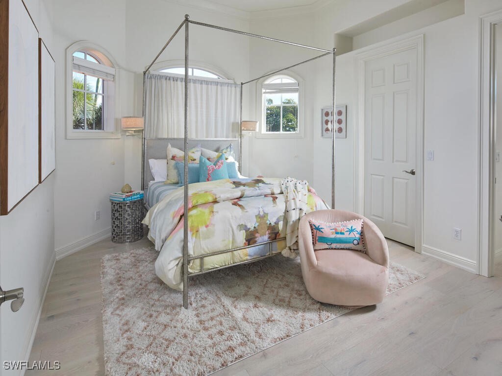 6 Bed Pool Home for Sale in Park Shore, photo 40