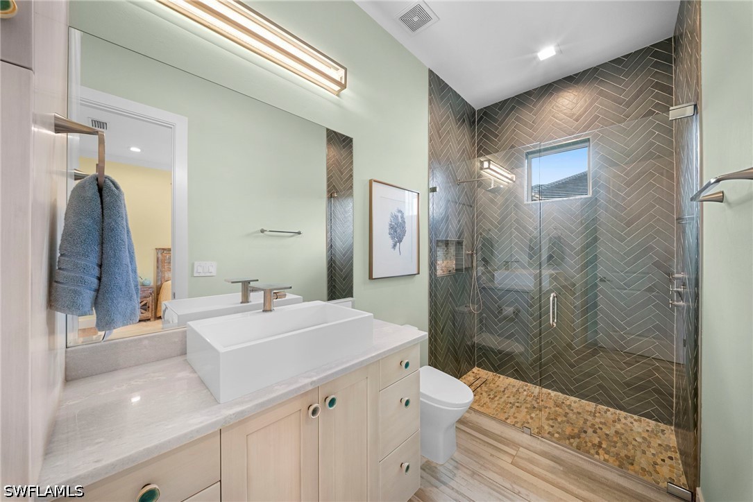 3 Bed Pool Home for Sale in Sapphire Cove, photo 40