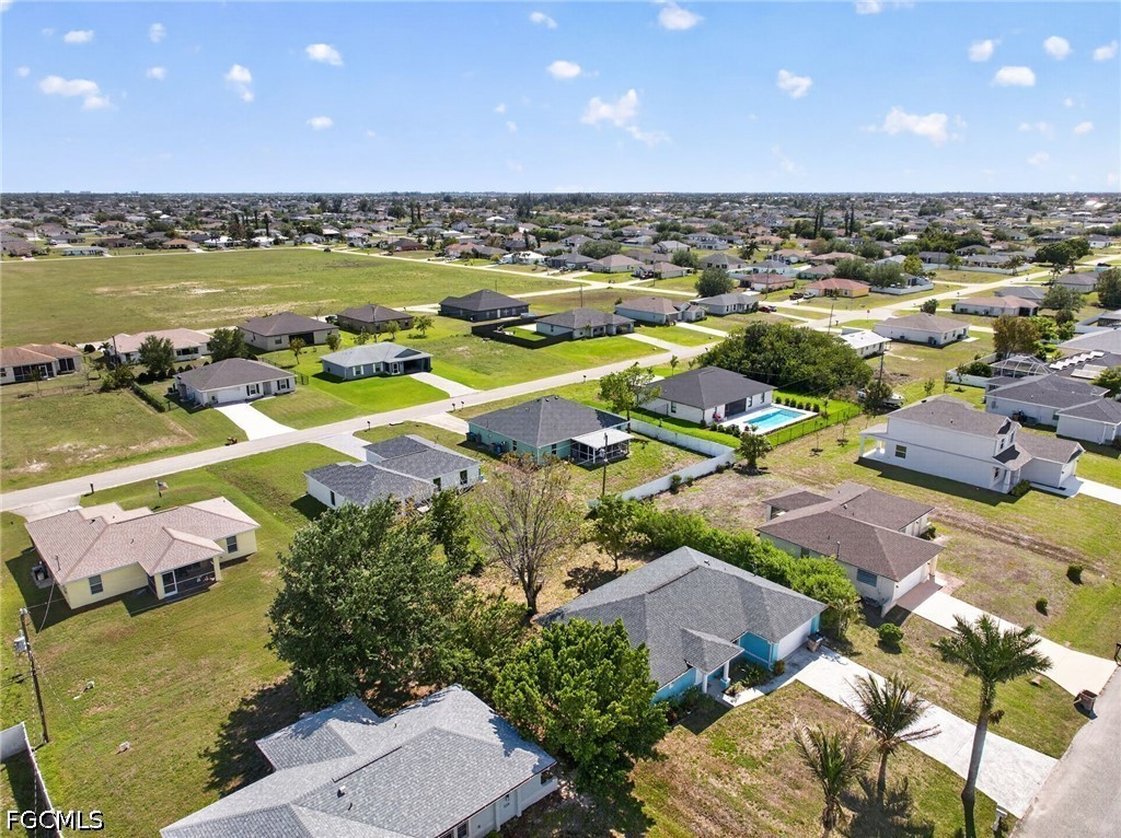 3 Bed SingleFamilyResidence for Sale in Cape Coral, photo 40
