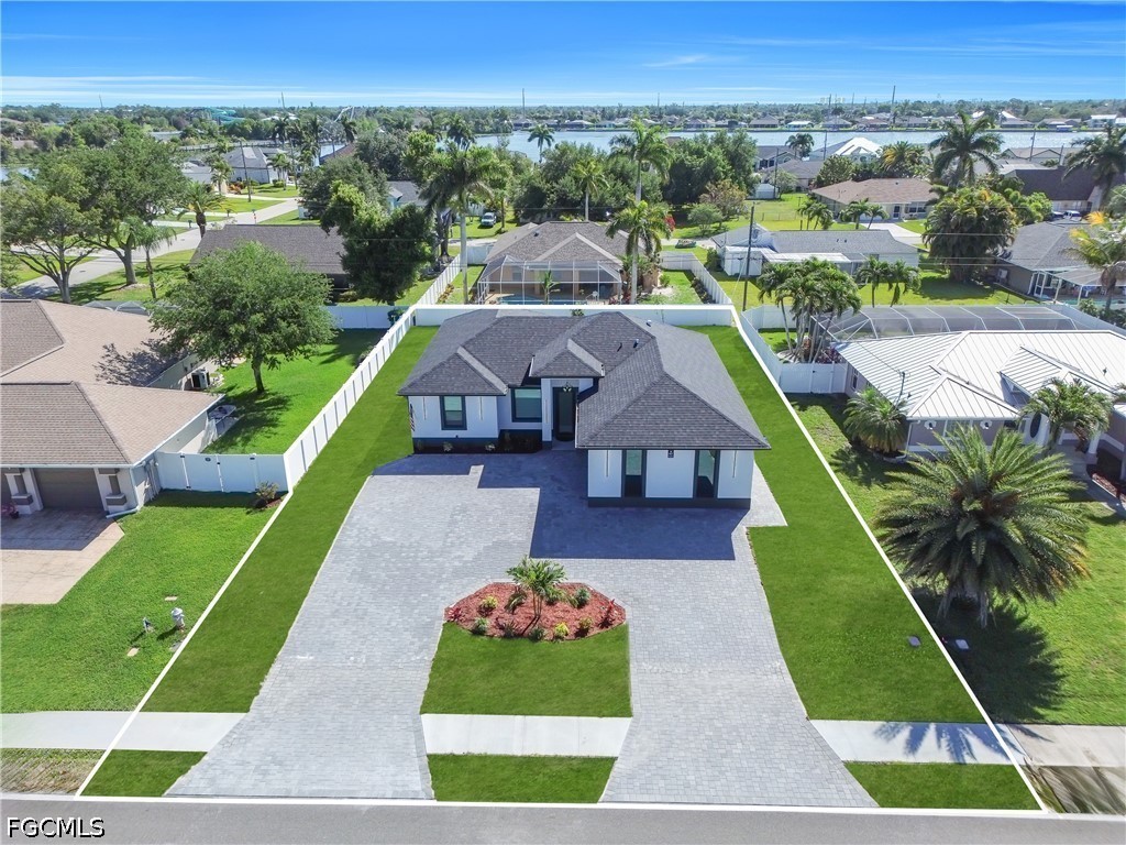 3 Bed SingleFamilyResidence for Sale in Cape Coral, photo 40