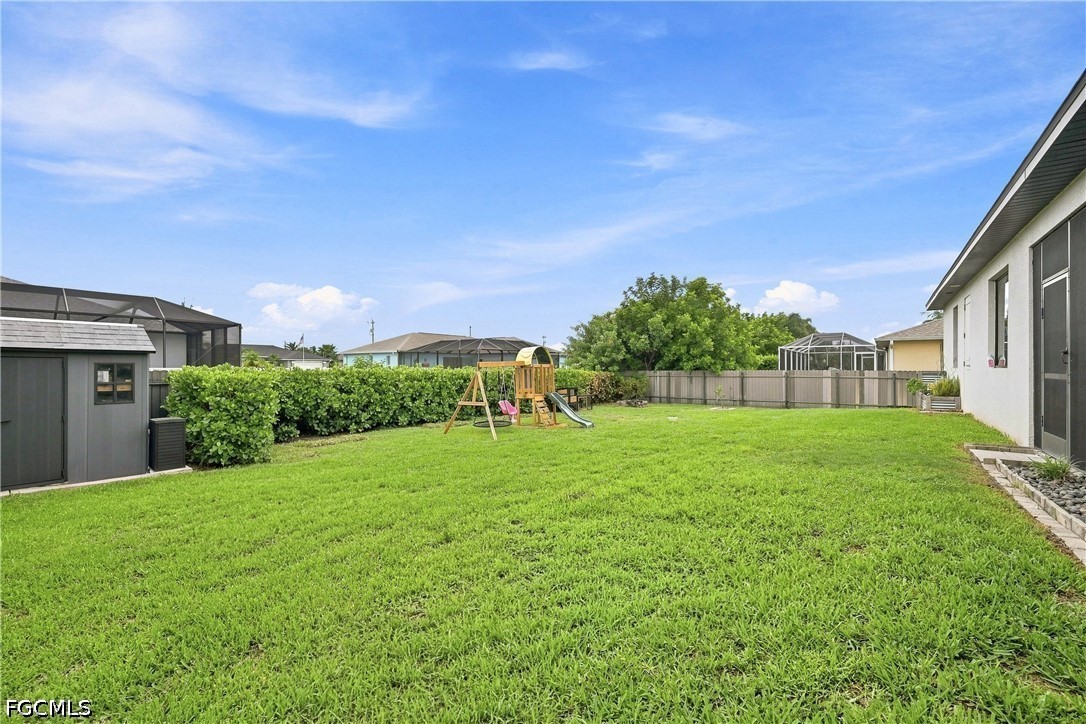 3 Bed SingleFamilyResidence for Sale in Cape Coral, photo 40