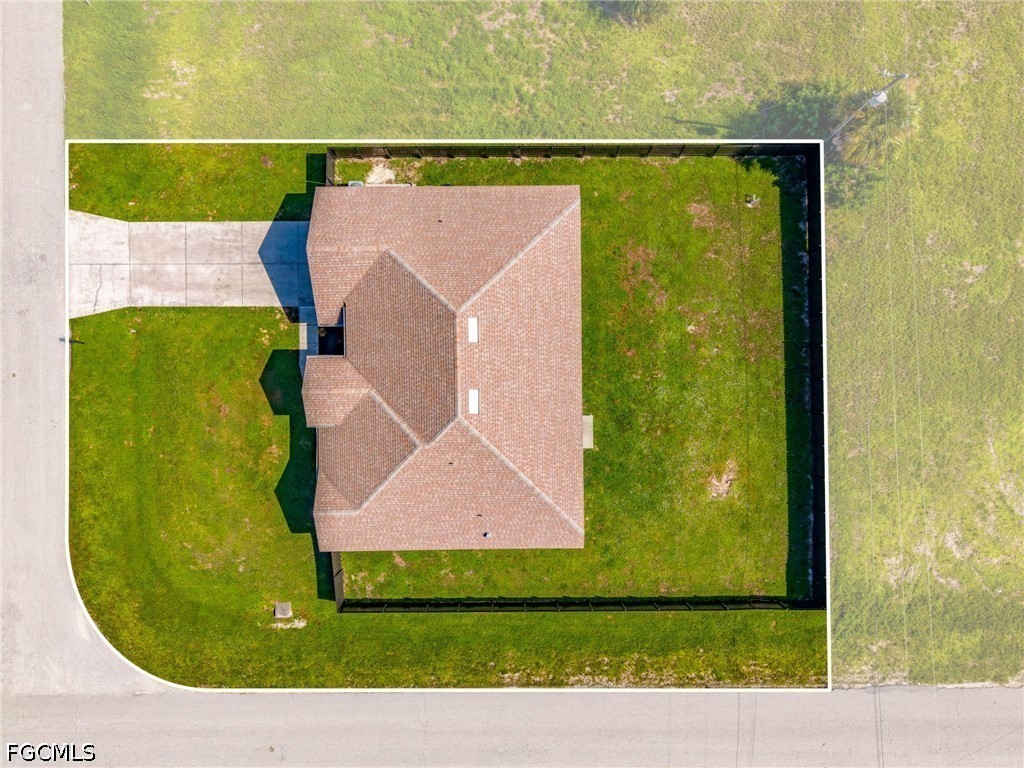 3 Bed SingleFamilyResidence for Sale in Cape Coral, photo 40