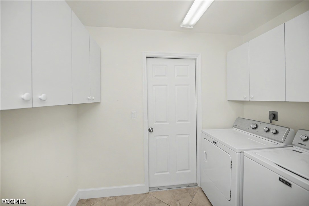 3 Bed SingleFamilyResidence for Sale in Cape Coral, photo 40