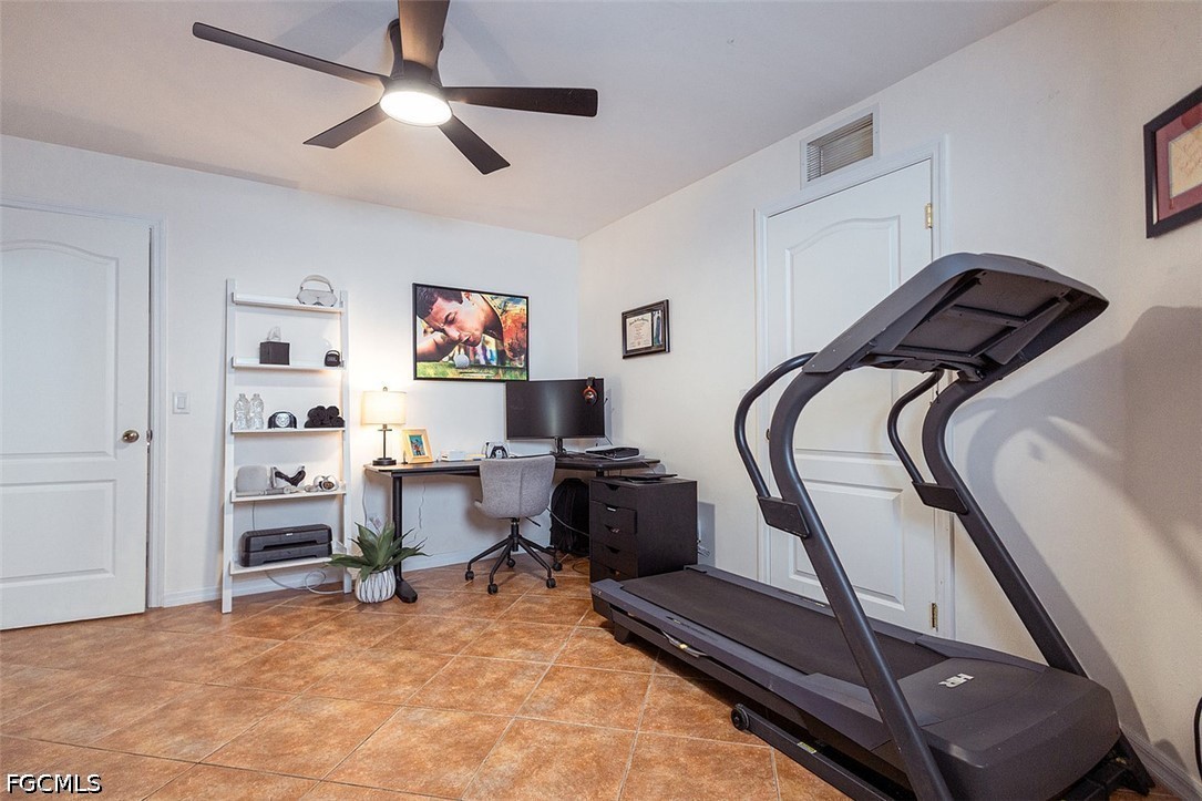 3 Bed SingleFamilyResidence for Sale in Mirror Lakes, photo 40