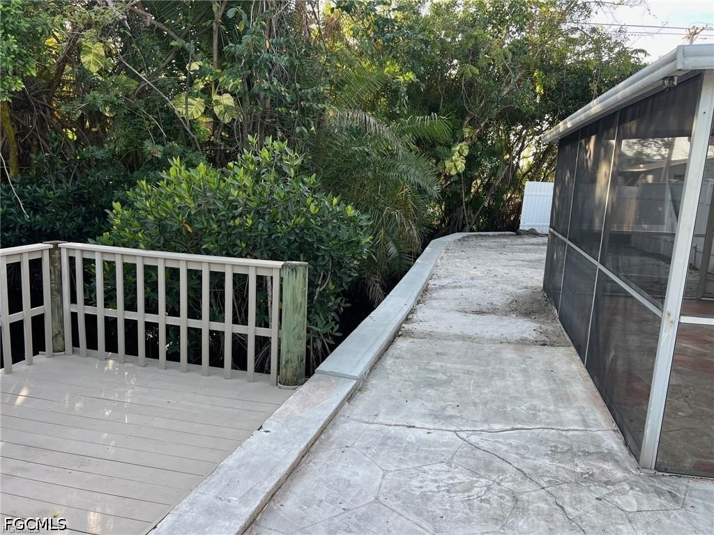 3 Bed Waterfront Home for Sale in Holeusa Estates, photo 40