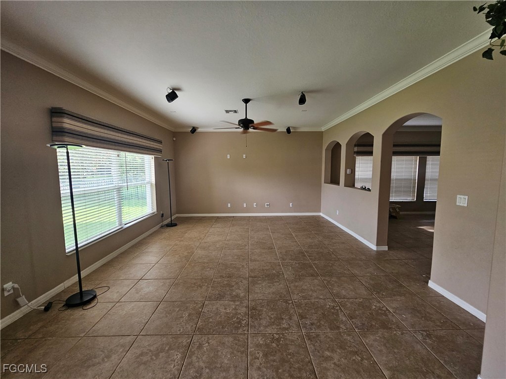 4 Bed Waterfront Home for Sale in Fort Myers, photo 5