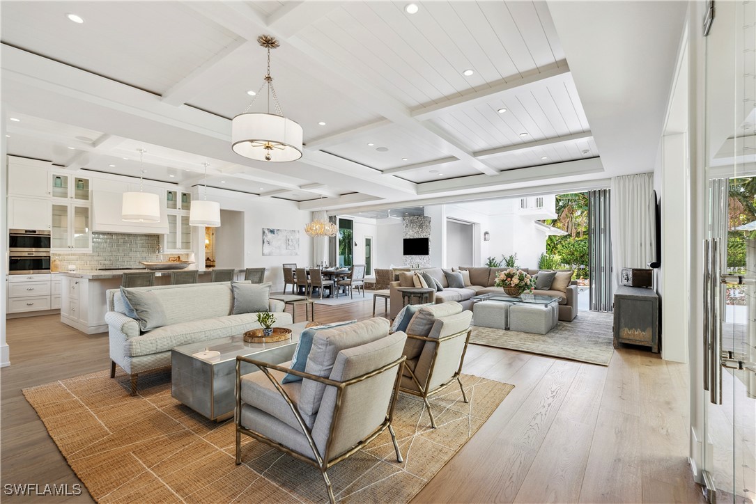 5 Bed Pool Home for Sale in Olde Naples, photo 5