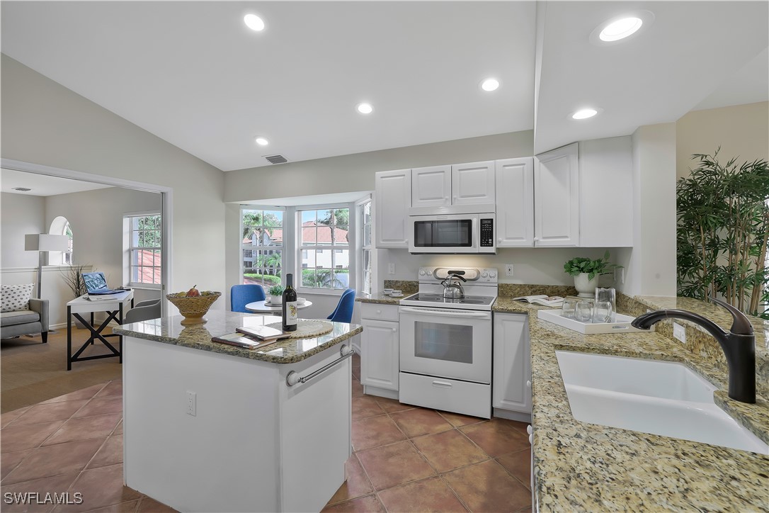 3 Bed Waterfront Home for Sale in Naples, photo 5