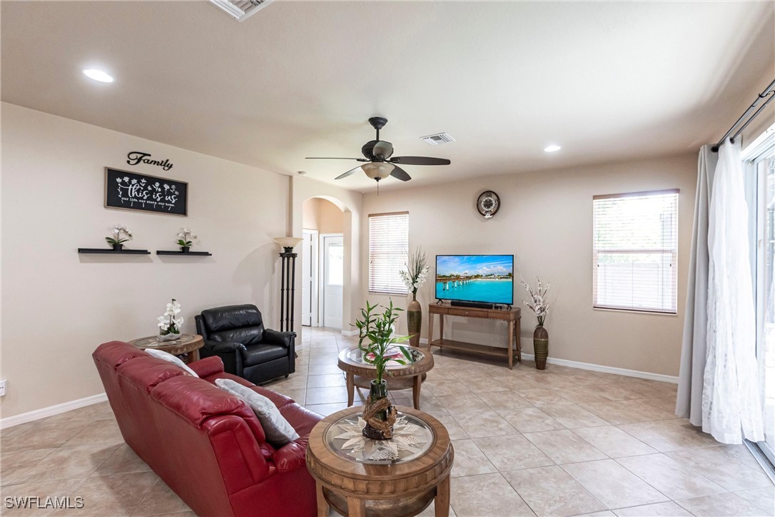 5 Bed Pool Home for Sale in Promenade West, photo 5