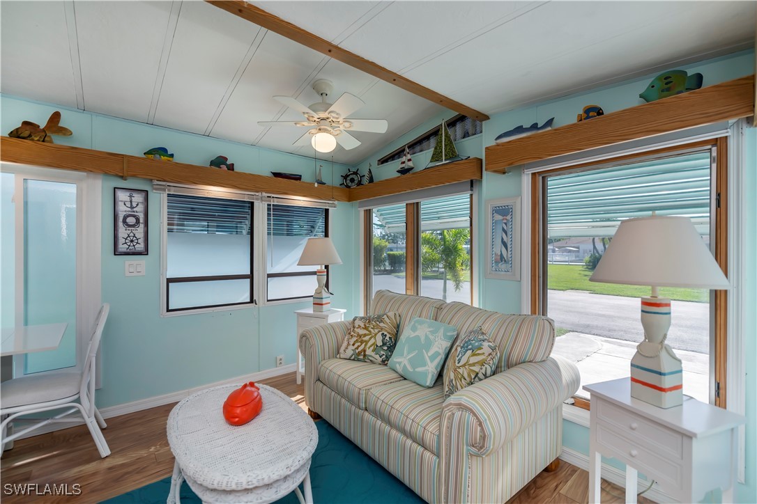 1 Bed Waterfront Home for Sale in North Fort Myers, photo 5