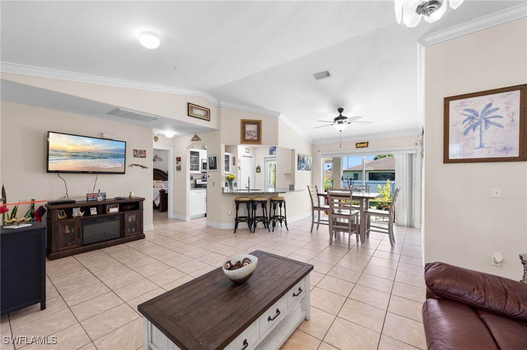 3 Bed SingleFamilyResidence for Sale in Cape Coral, photo 5