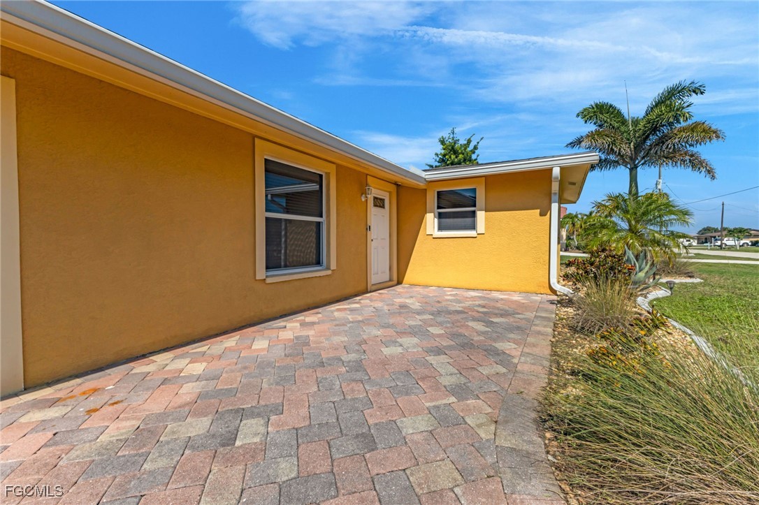 3 Bed Waterfront Home for Sale in Port Charlotte, photo 5
